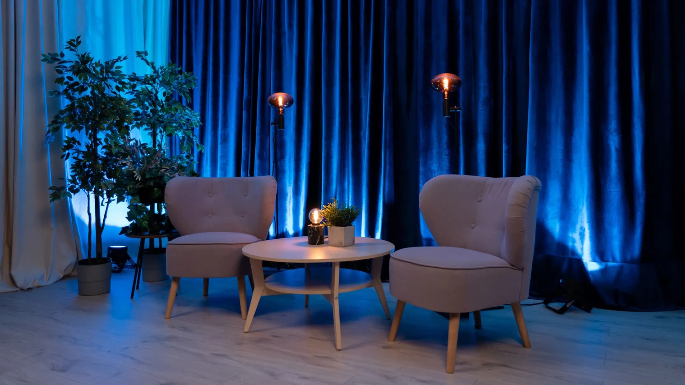 Gotowa scenografia rozmowy w OTAKO.studio 2